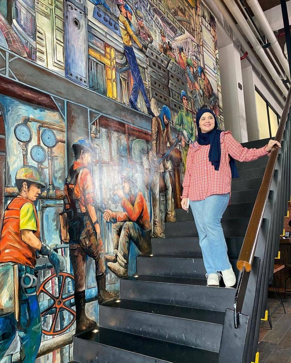 Mix and match celana jeans ala Aldilla Jelita (instagram.com/dhila_bekti)