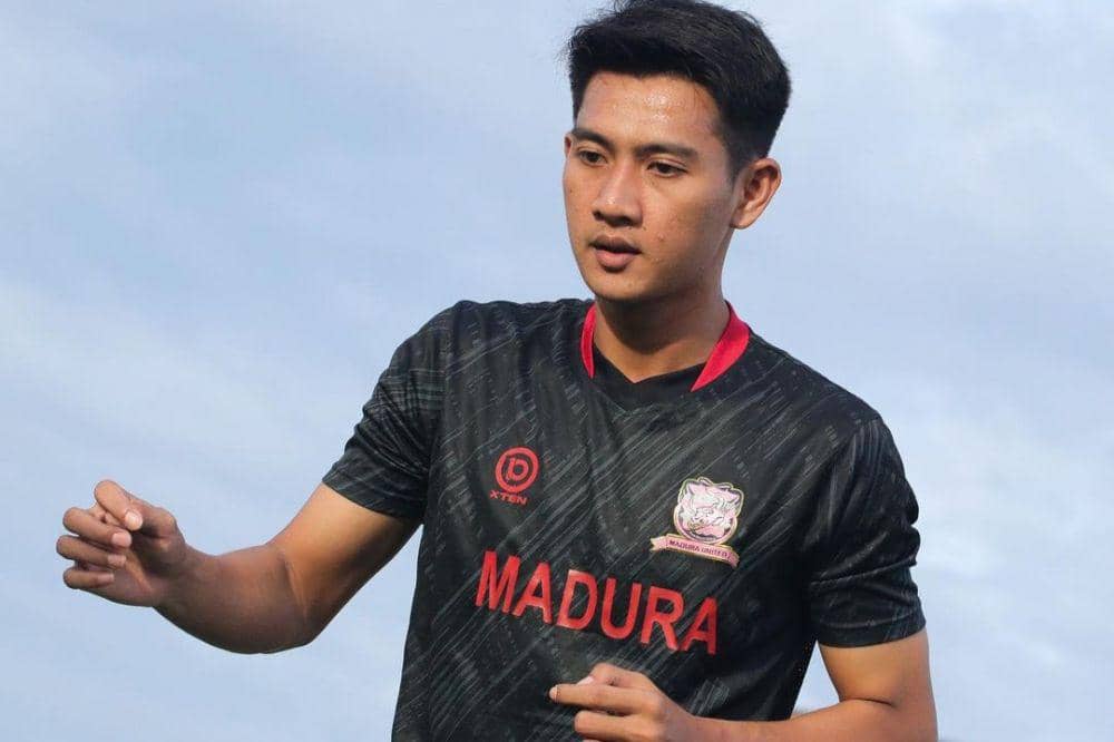 Malik Risaldi sebagai pemain lokal andalan Madura United di Liga 1 2022/2023. (instagram.com/maduraunited.fc)