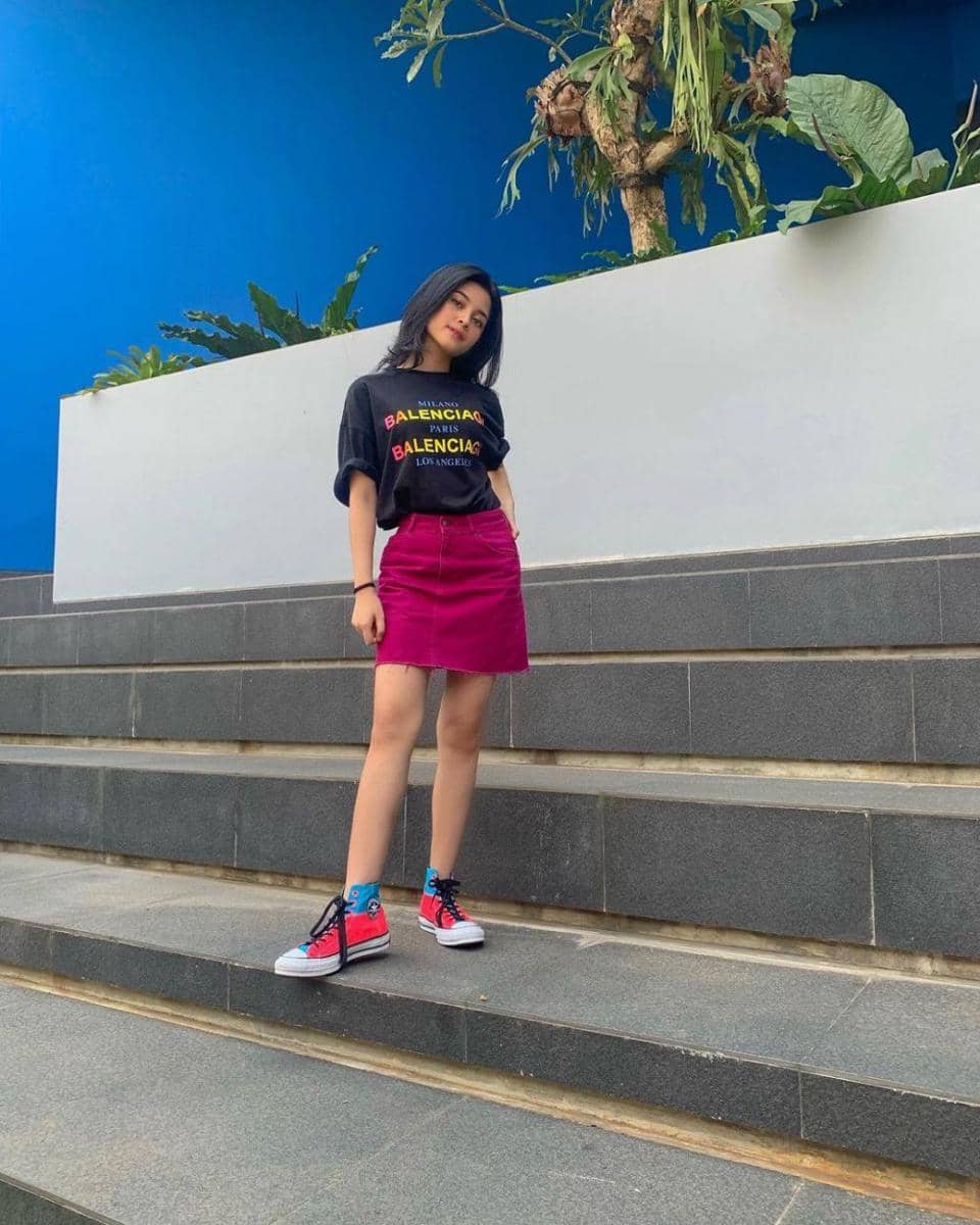 Yoriko Angeline dan outfit casualnya(instagram.com/yorikooangln_)