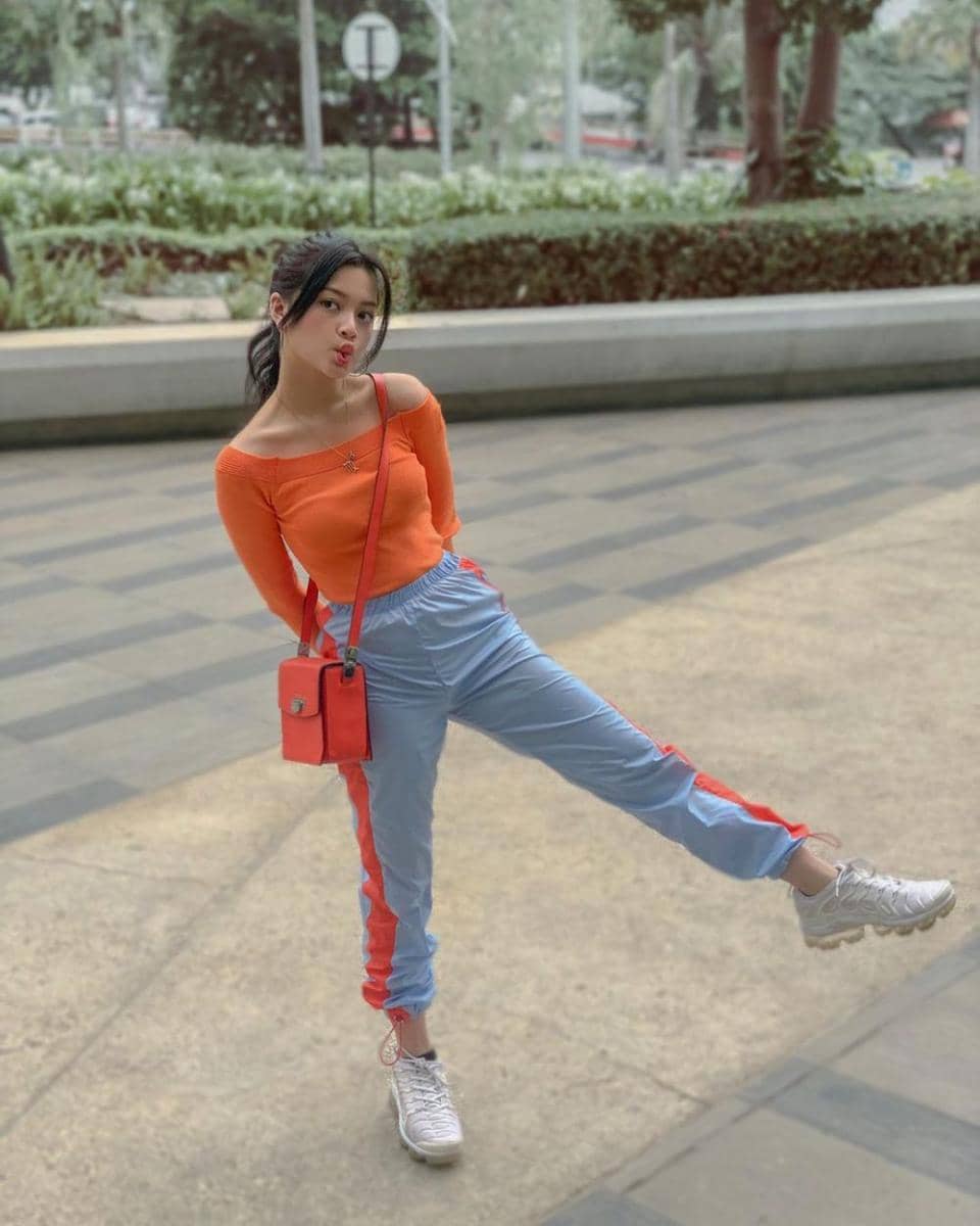 Yoriko Angeline dan outfit casualnya(instagram.com/yorikooangln_)