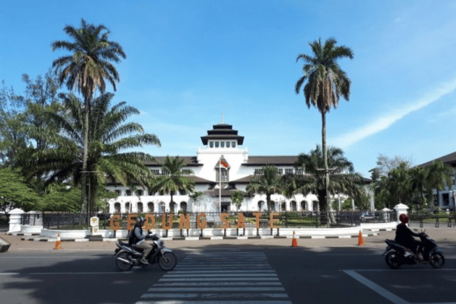 [QUIZ] Dari Makanan Khas Bandung Favoritmu, Ini Destinasi Akhir Tahun yang Cocok untukmu!