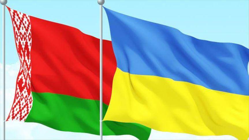 Ilustrasi bendera Belarusia dan Ukarina. (Twitter.com/Belarus MFA )