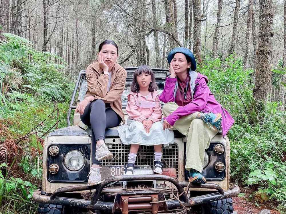 Beda Generasi, 10 Momen Persahabatan Meriam Bellina dan Jennifer