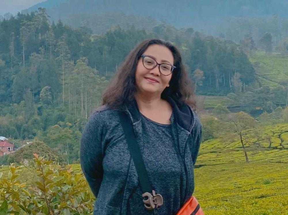 10 Potret Tengku Resi, Ibu Aliando Syarief, yang Juga Artis