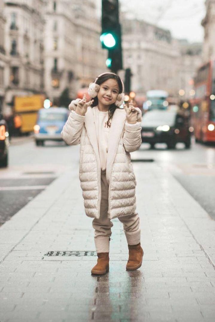potret liburan Gading, Gisel, dan Gempita di London (instagram.com/gadiiing)
