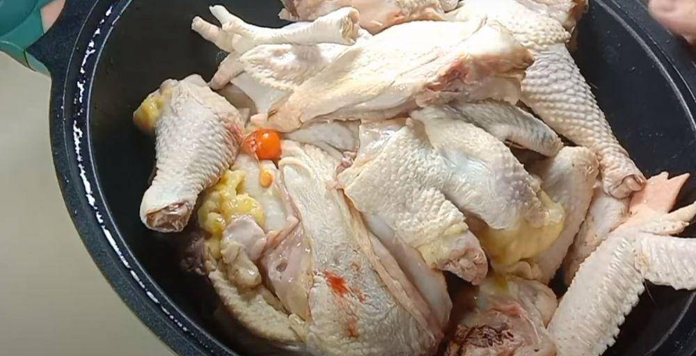 Ayam kampung (youtube.com/mbok midut)