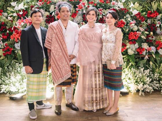 Dampingi Lamaran, 10 Potret Indah Permatasari dan Adik Sejak Kecil (instagram.com/indahpermatas)