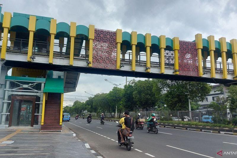Keren! JPO Matraman Resmi Digunakan Setelah Direvitalisasi