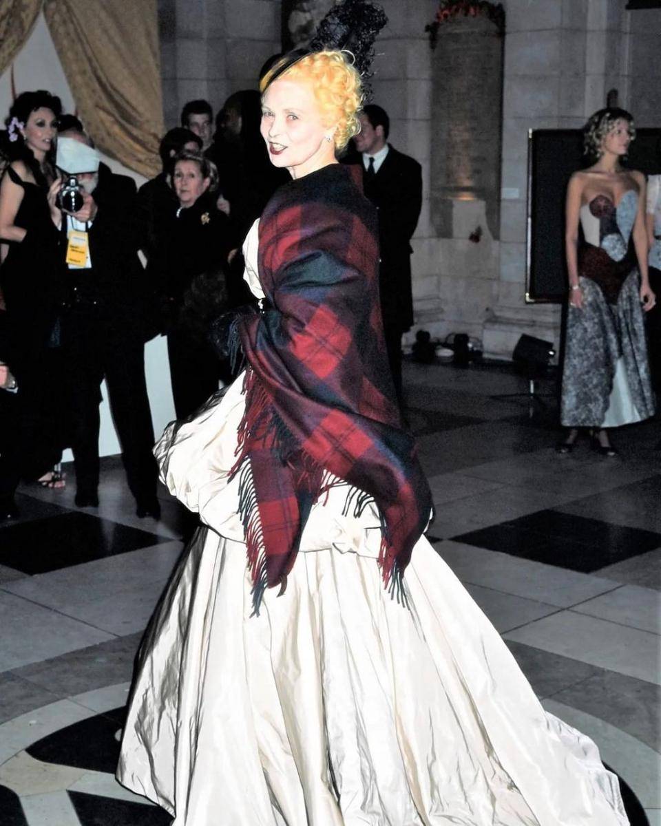 Vivienne Westwood, desainer Inggris terkemuka (instagram.com/voguemagazine)