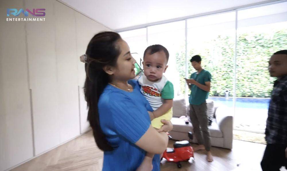 momen Rayyanza Cipung cukur rambut (yotutube.com/RANS Entertainment)