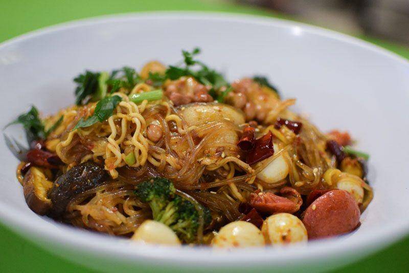 Ilustrasi mi goreng bubu mala (sethlui.com)