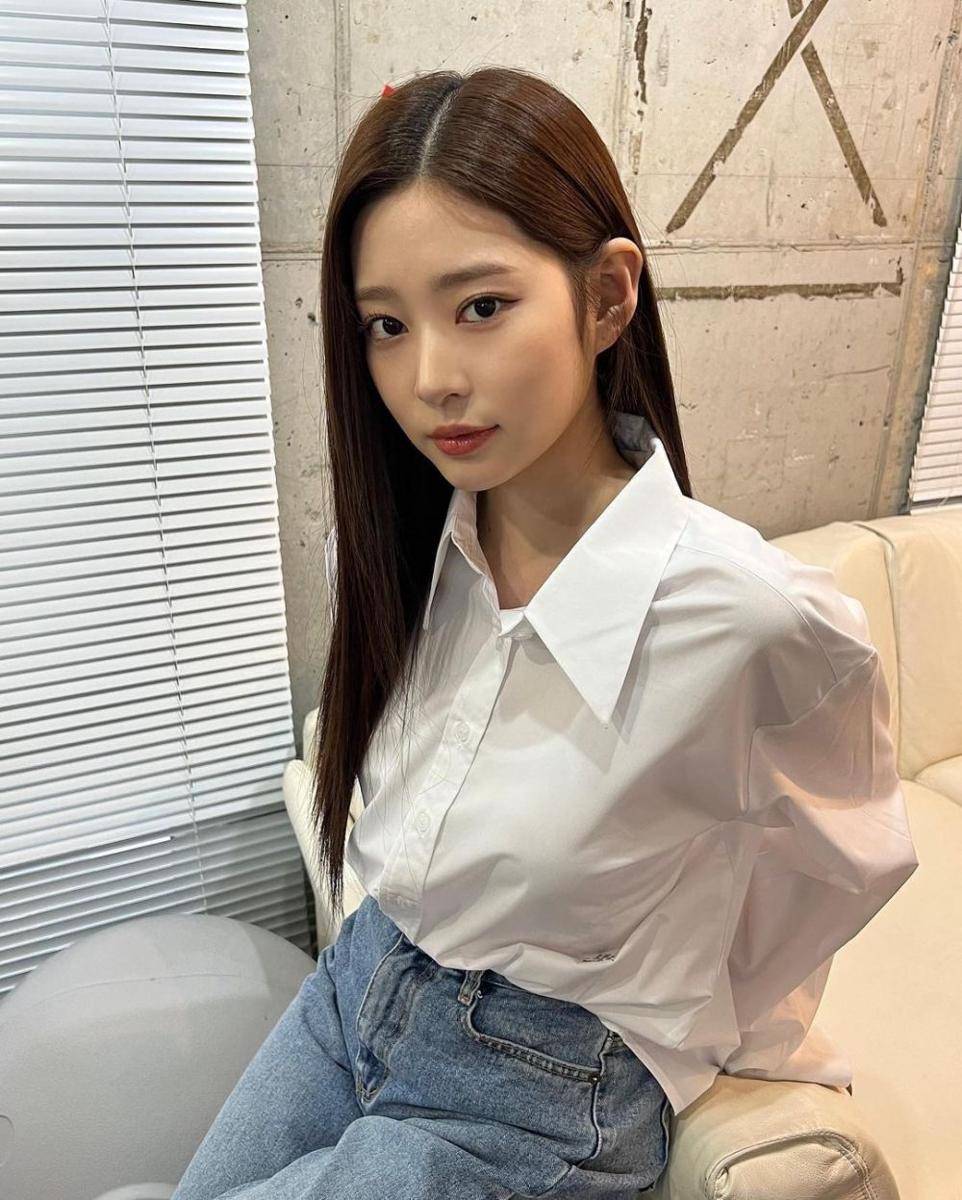 ide OOTD Minju (instagram.com/minn.__.ju)