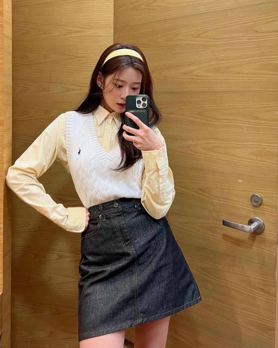 ide OOTD Minju (instagram.com/minn.__.ju)