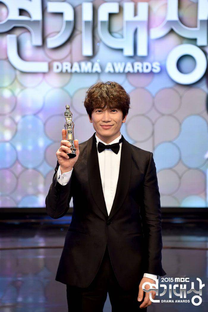 Ji Sung (dok. MBC/MBC Drama Awards 2015)