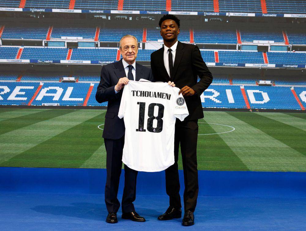 Aurelien Tchouameni saat dikenalkan sebagai pemain baru Real Madrid. (twitter.com/atchouameni)