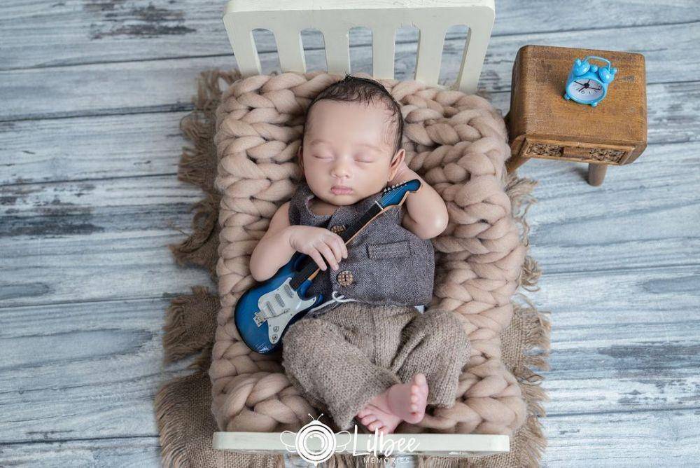 Baby photoshot terunik 2022. (instagram.com/ezagio)