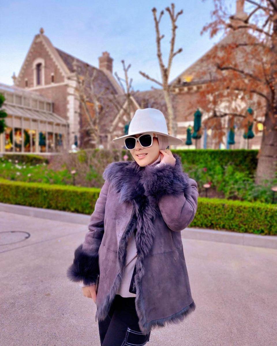 potret Syahrini dan Reino Barack di USJ (instagram.com/princessyahrini)