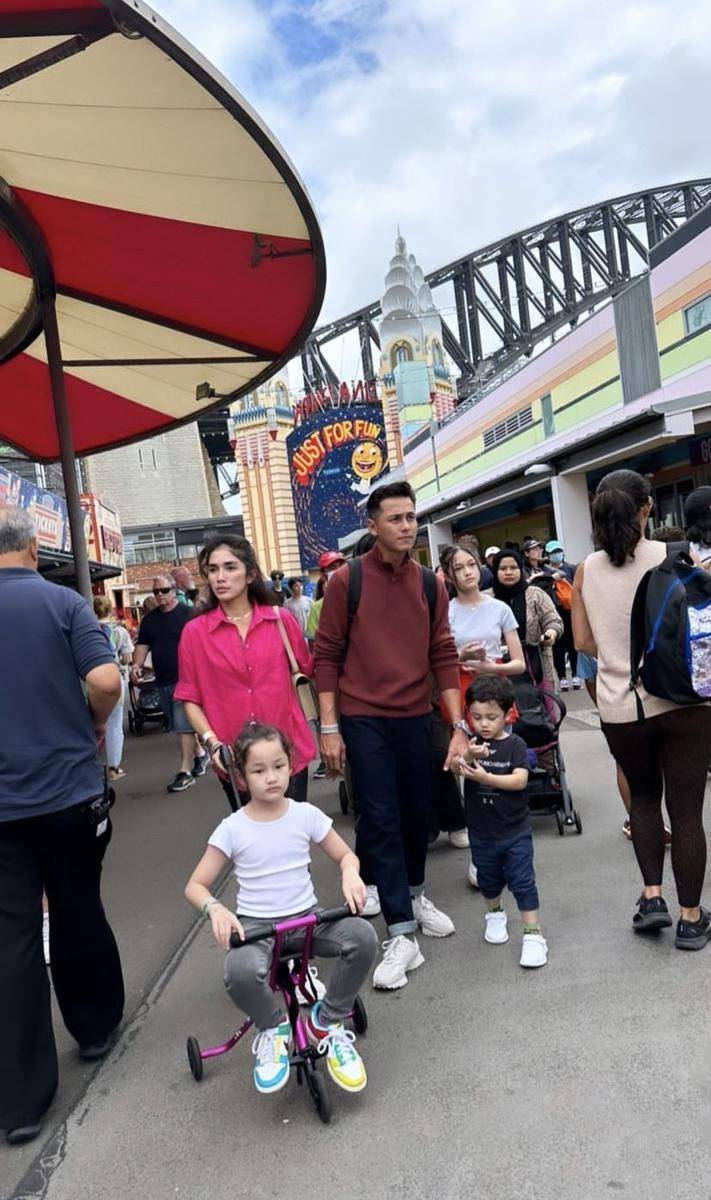 Ussy dan keluarga liburan ke Australia (instagram.com/ussypratama)