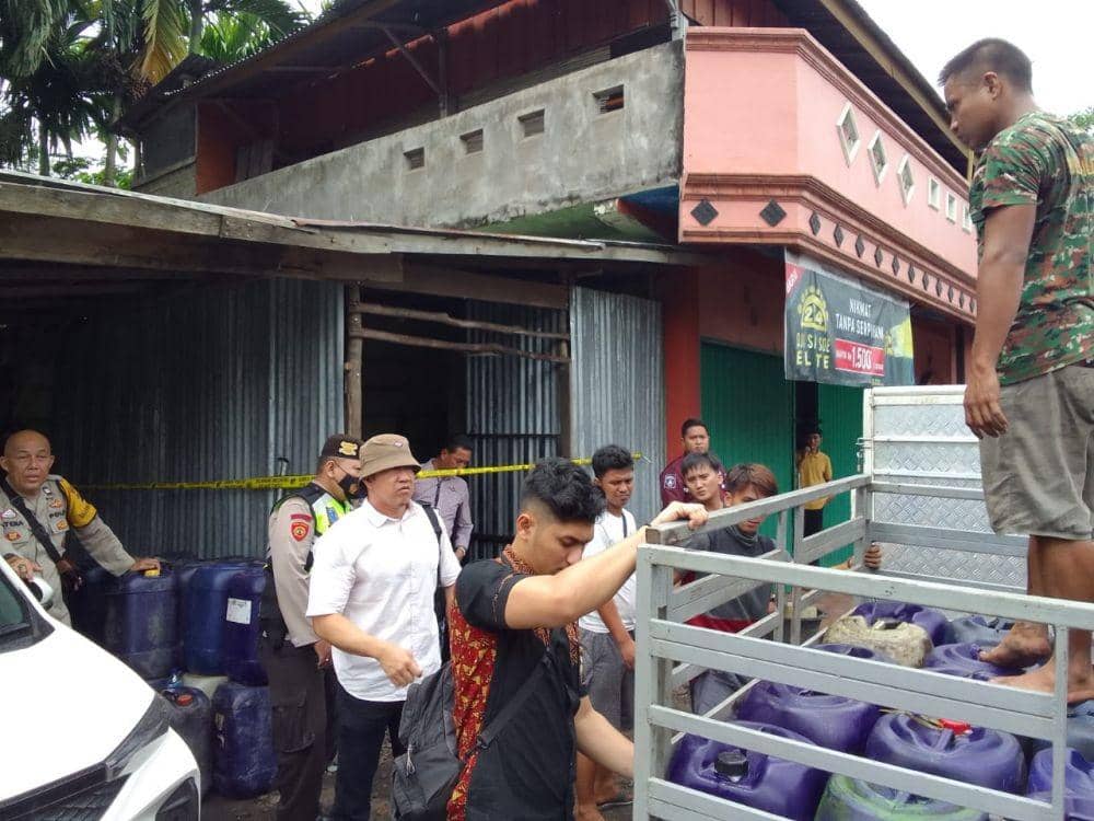 2 Warga OKU Ditangkap karena Timbun Ribuan Liter BBM Subsidi