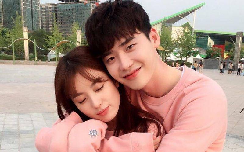 Lee Jong Suk dan Han Hyo Joo (Instagram.com/jongsuk0206)