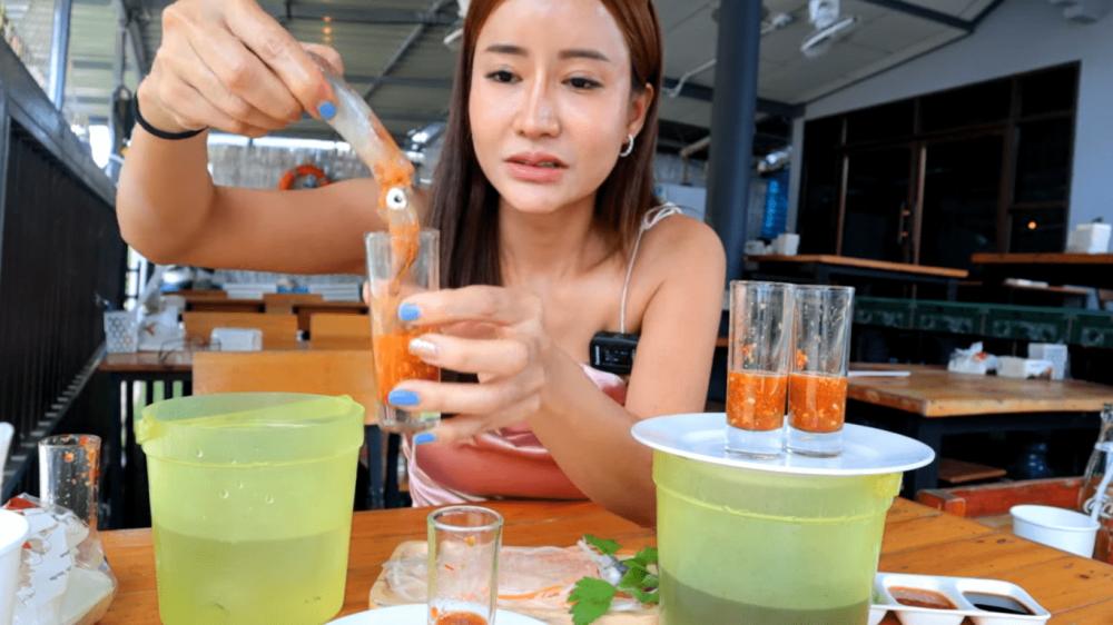 5 Hewan Ini Bisa Langsung Dimakan Hidup-Hidup, Berani Coba?