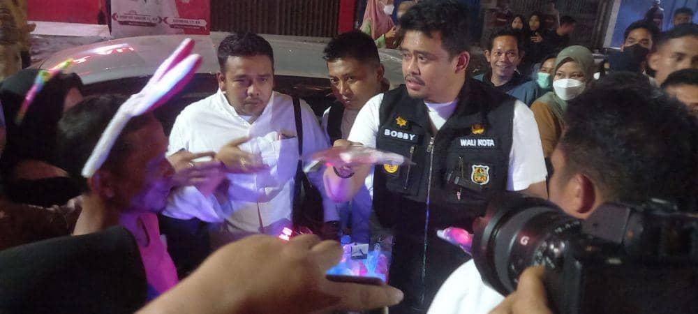 Wali Kota Medan, Bobby Nasution memantau perayaan malam tahun baru di kawasan Lapangan Merdeka Medan, Sabtu (31/12/2022) (Dok.Istimewa)