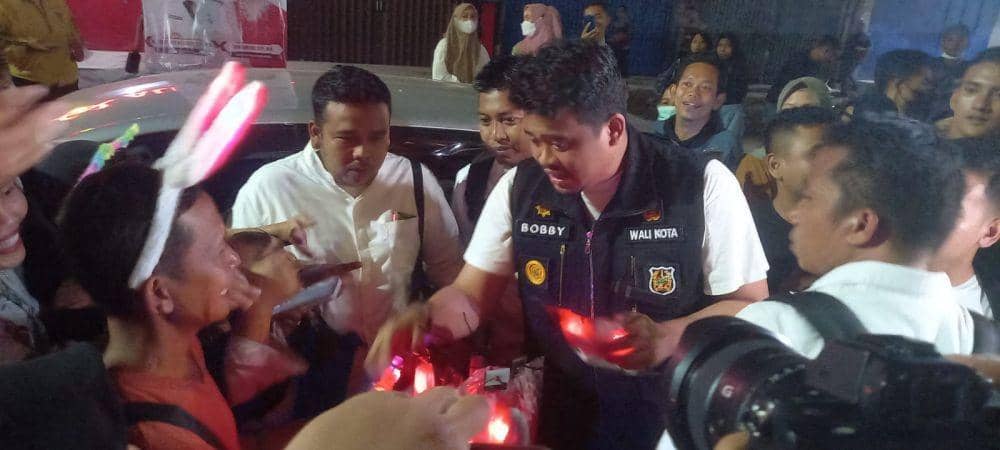 Wali Kota Medan, Bobby Nasution memantau perayaan malam tahun baru di kawasan Lapangan Merdeka Medan, Sabtu (31/12/2022) (Dok.Istimewa)