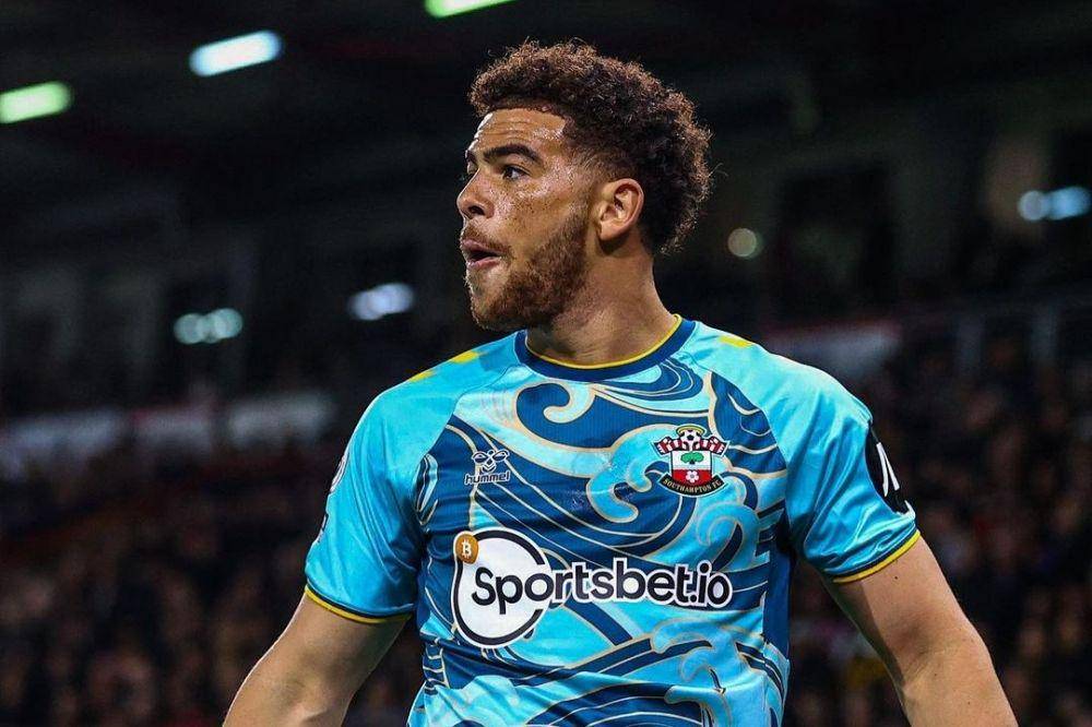 Che Adams (instagram.com/cheadams_)
