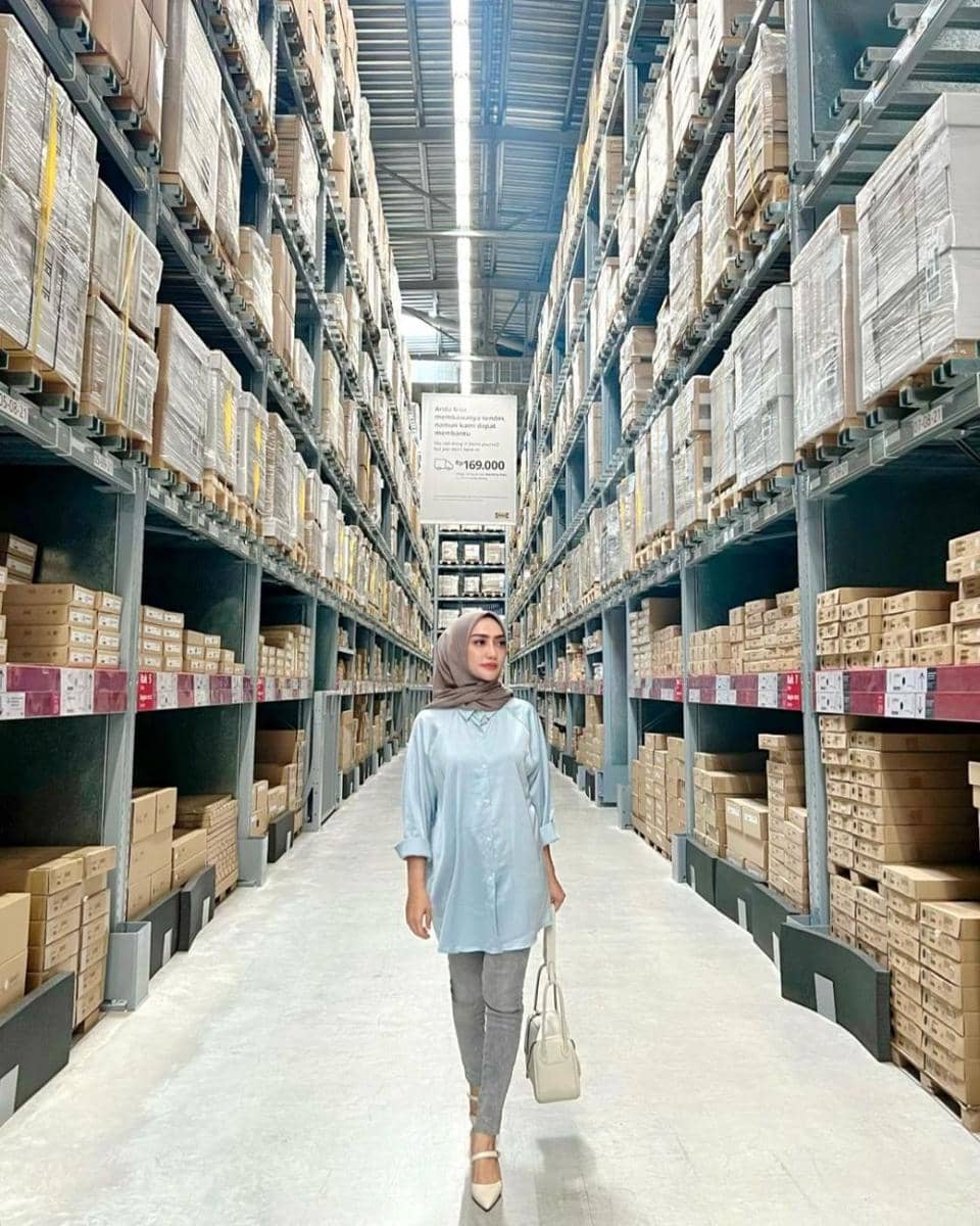 Yulita Masterchef dengan kemeja hitsnya (instagram.com/yulitamci5real)