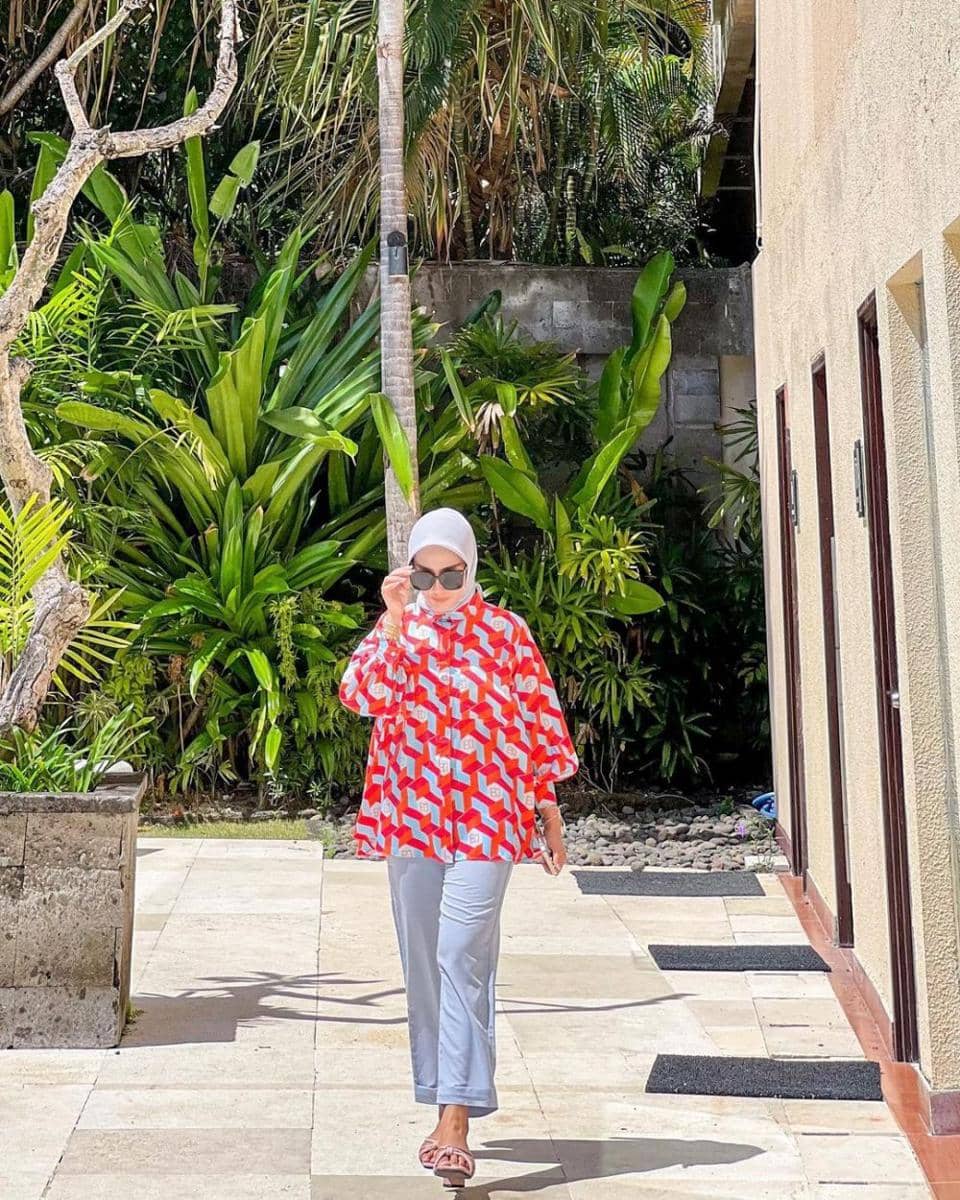 Yulita Masterchef dengan kemejanya (instagram.com/yulitamci5real)