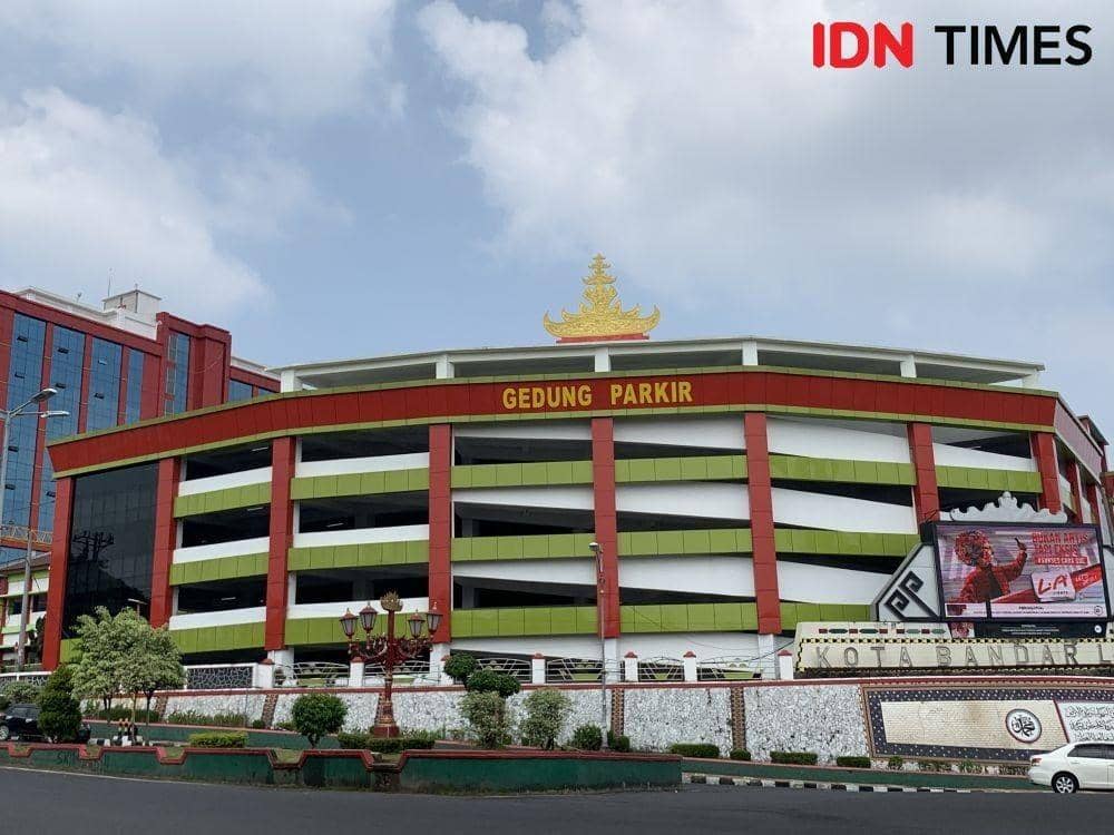 Gedung Parkir Pemkot Bandar Lampung. (IDN Times/Rohmah Mustaurida)
