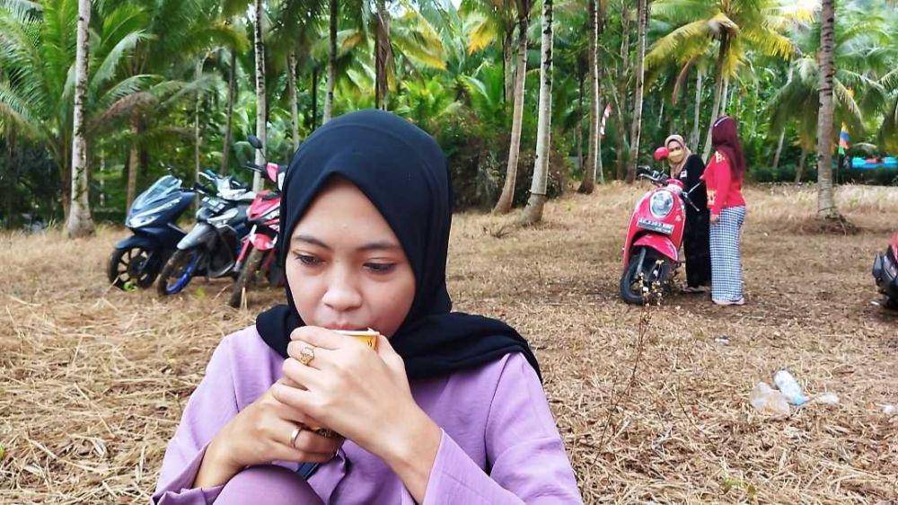 Pengunjung menyeduh kopi. (Dok.pribadi/Rangga)
