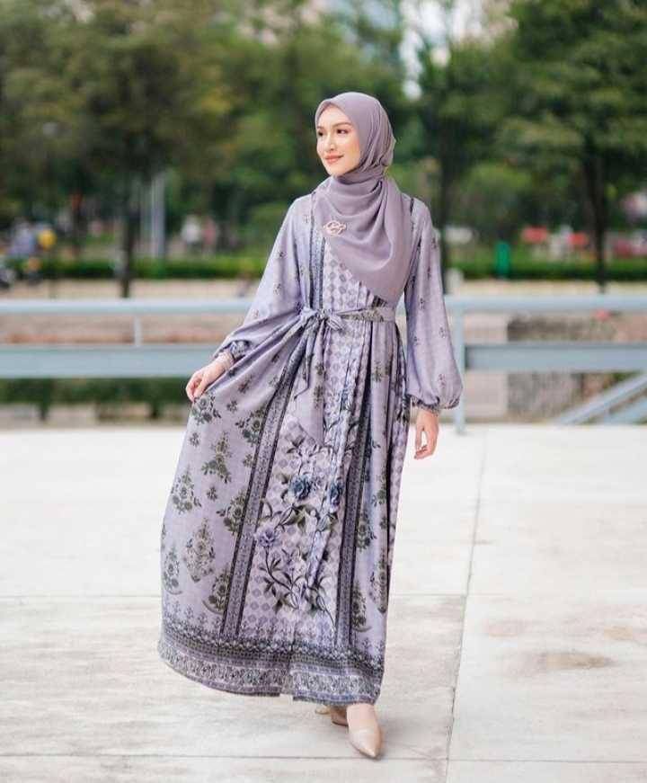 Ilustrasi gamis wisuda motif (instagram.com/Lbylcb)