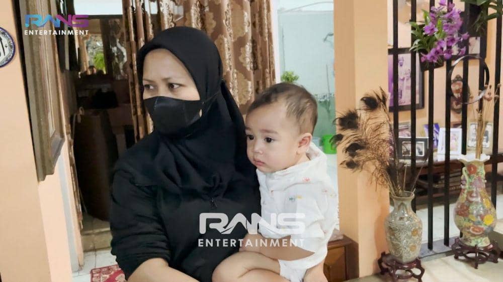 potret momen pemakaman nenek Raffi Ahmad (youtube.com/ransentertaiment)