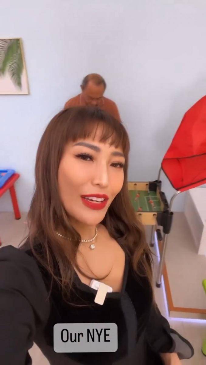Tahun baru keluarga Ayu Dewi (Instagram.com/mrsayudewi/)
