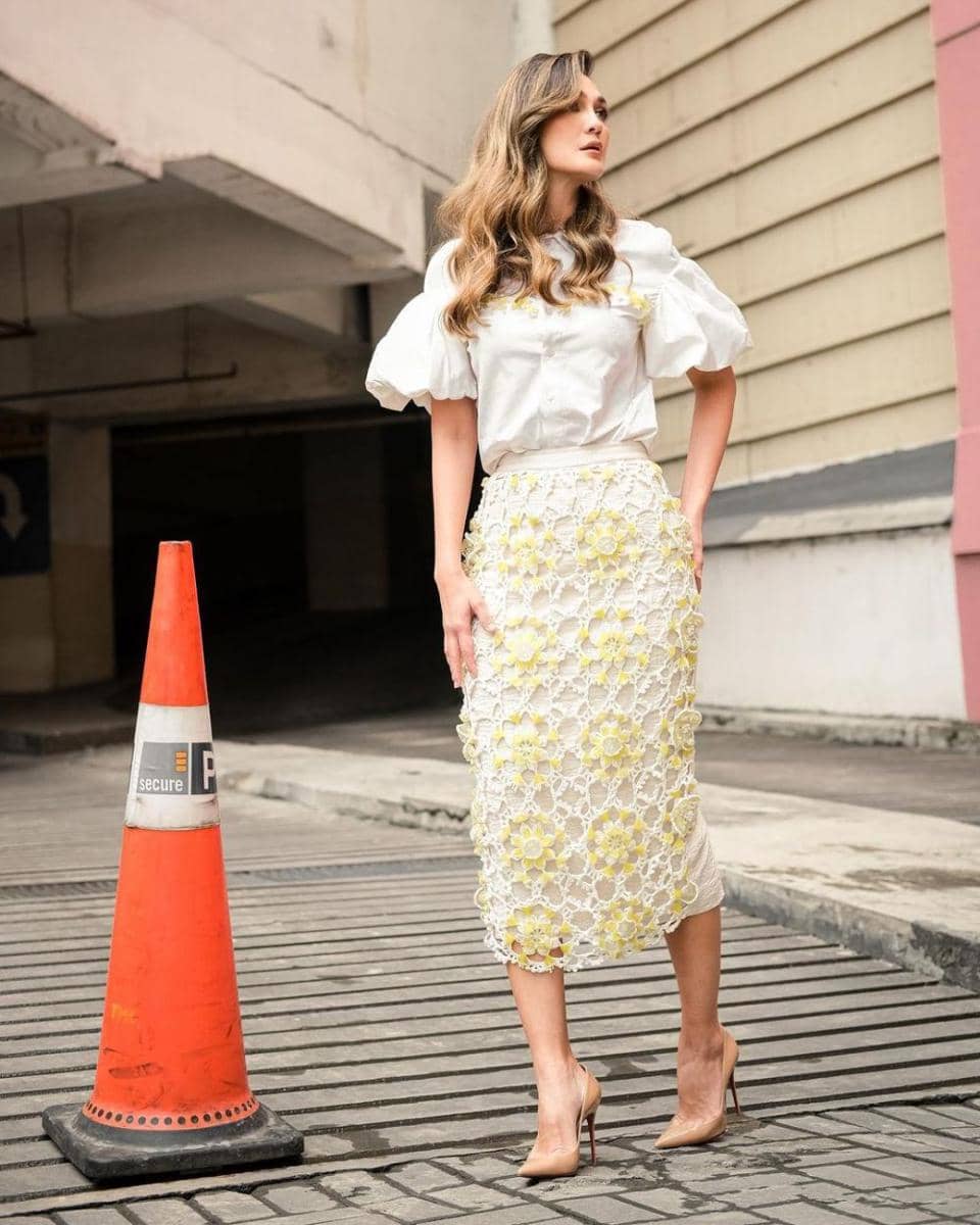 Tampilan office look ala Luna Maya (instagram.com/lunamaya)