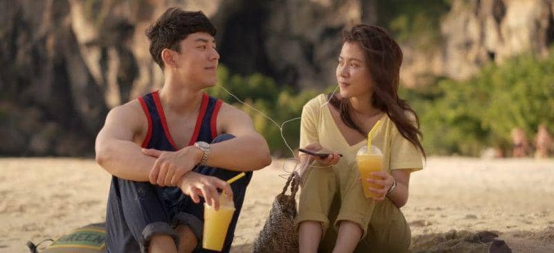 Palm dan Gink di pinggir pantai (dok. Main Main/Friend Zone)