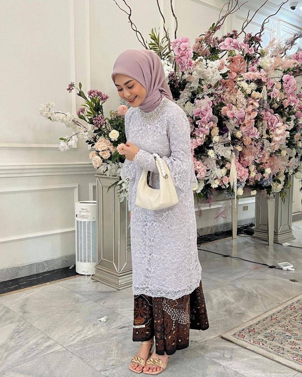 Kebaya hijab. (instagram.com/diantyy.a)