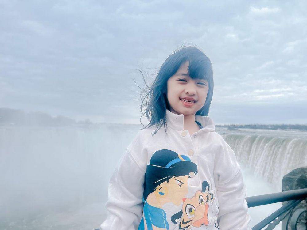 potret anak kedua Oki Setiana Dewi (instagram.com/okisetianadewi)