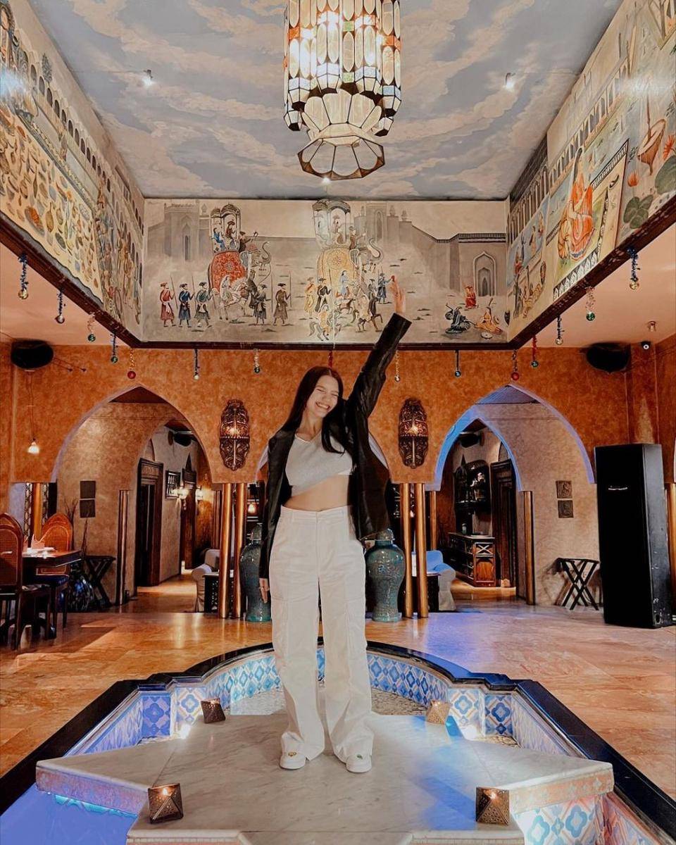OOTD tahun baruan ala seleb di 2023 (instagram.com/cassandraslee)