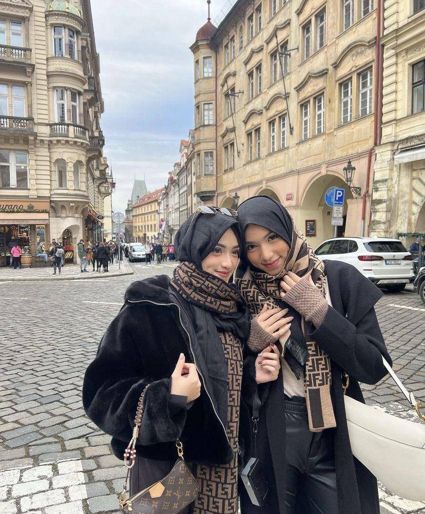 Shirin Al Athrus liburan keliling benua Eropa (instagram.com/shireeenz)