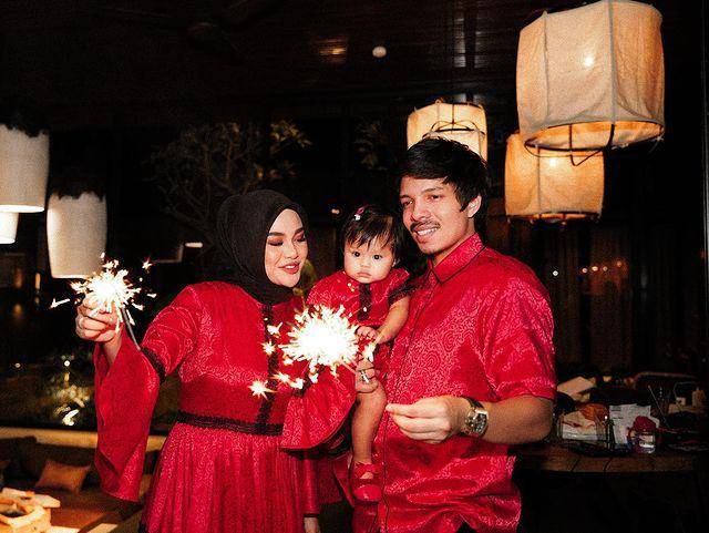 Gaya Artis Pria saat Merayakan Malam Pergantian Tahun 2023 (Instagram.com/attahalilintar)