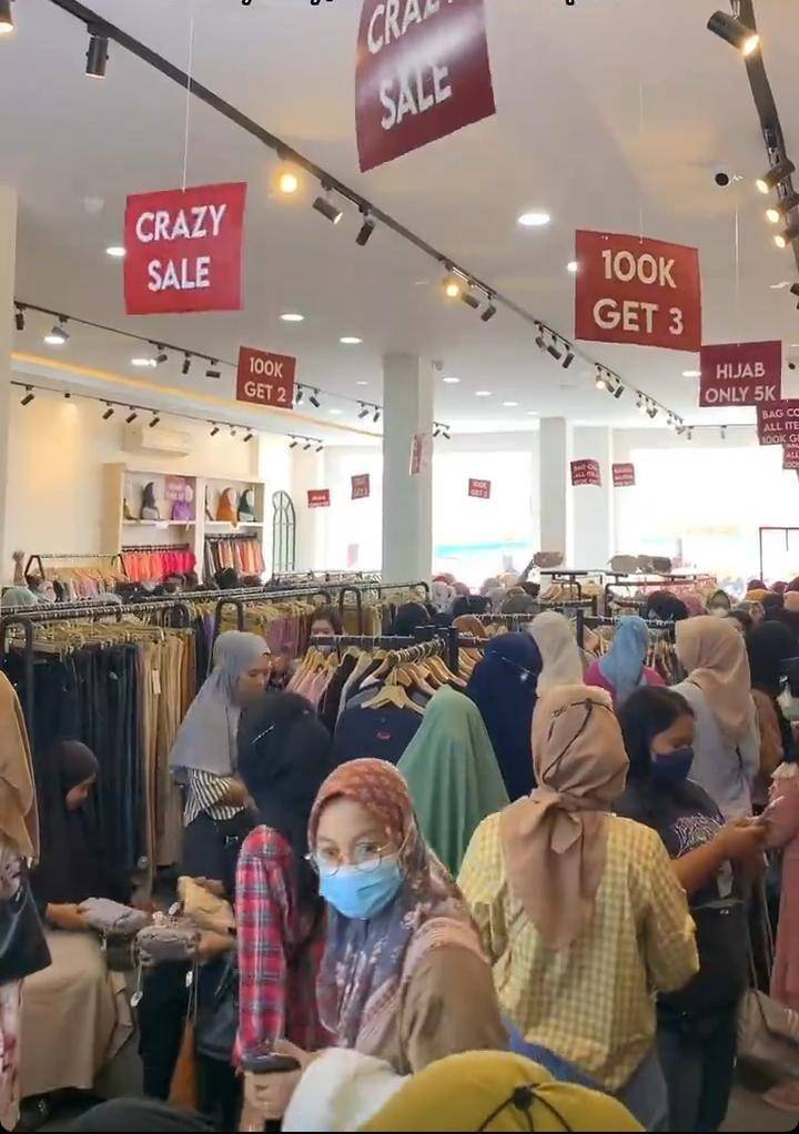 Year and sale di Ladyfame shop, warga Lampung antusias borong berbgai koleksi sedang diskon (Instagram/ladyfameshop)
