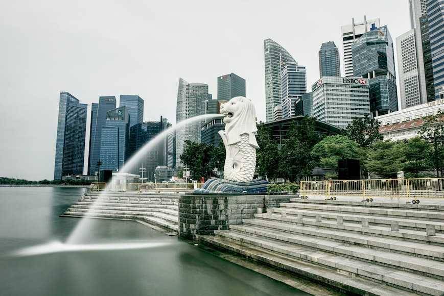 ilustrasi patung Merlion (unsplash.com/Jay Ang)
