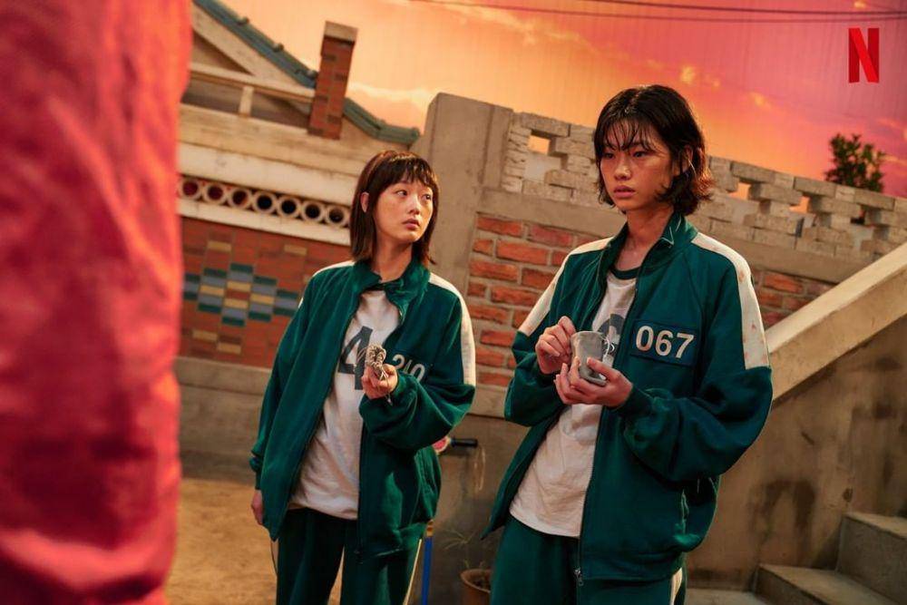 Lee Yoo Mi dan Jung Ho Yeon di Squid Game (instagram.com/netflixkr)