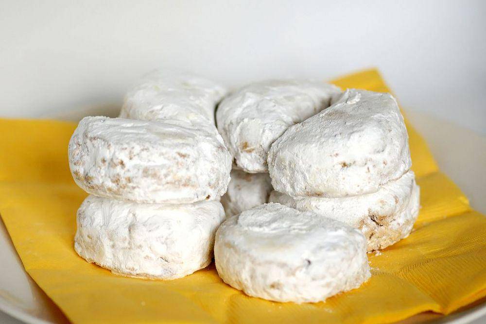 kourabiedes (commons.wikimedia.org/Jastrow)