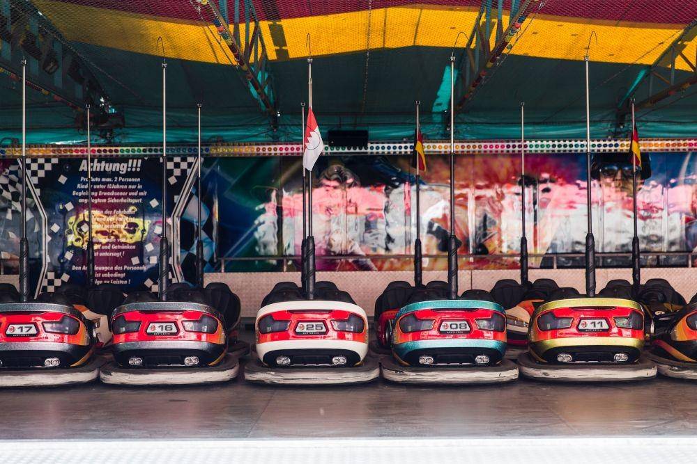 Ilustrasi wahana bombom car (unsplash.com/markusspiske)