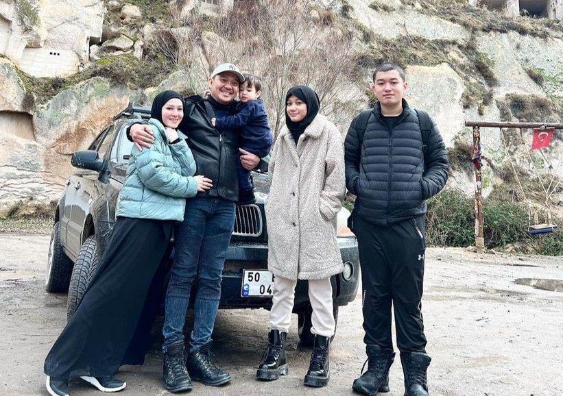 9 Potret Keluarga Fadlan Muhammad Liburan ke Turki, Seru!