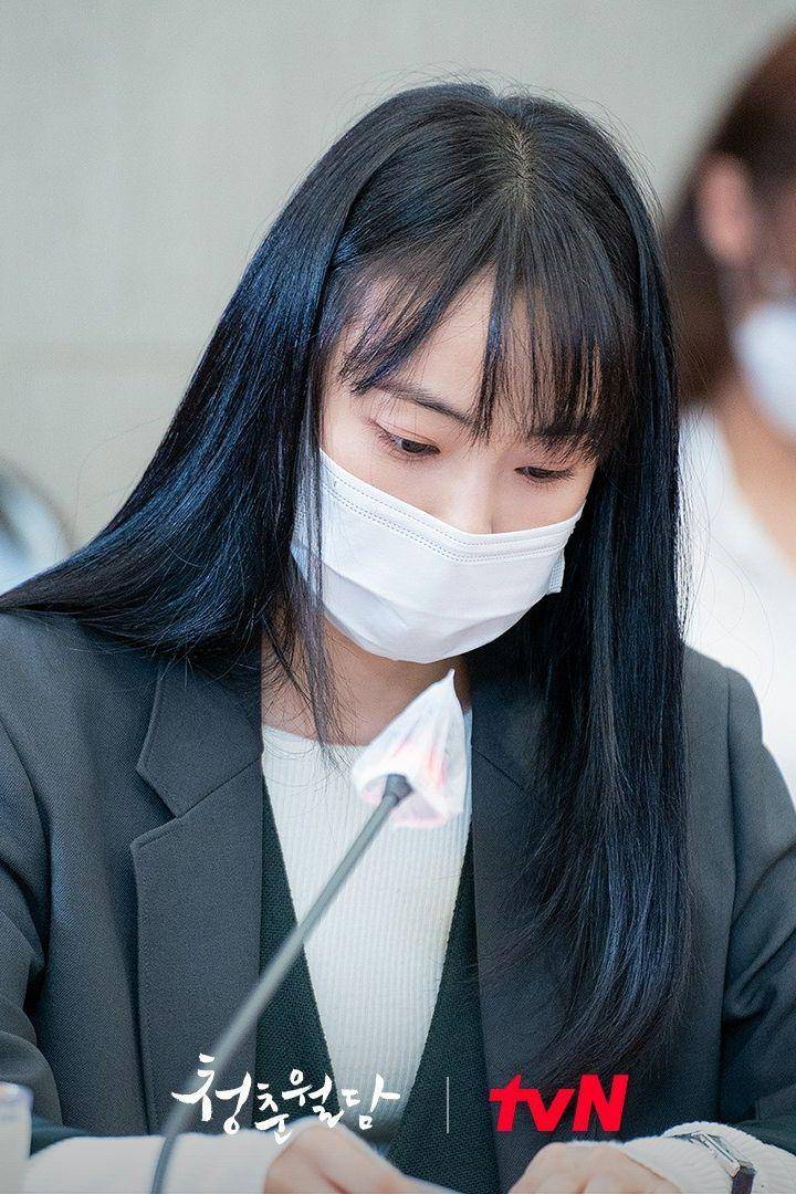 Jeon So Nee ketika pembacaan naskah drama Our Blooming Youth (instagram.com/tvn_drama)