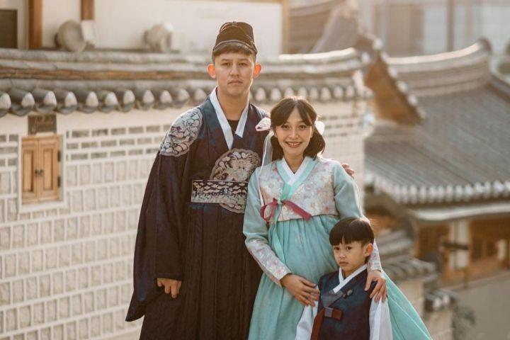 10 Potret Liburan Keluarga Rinni Wulandari di Korea, Sekalian Babymoon